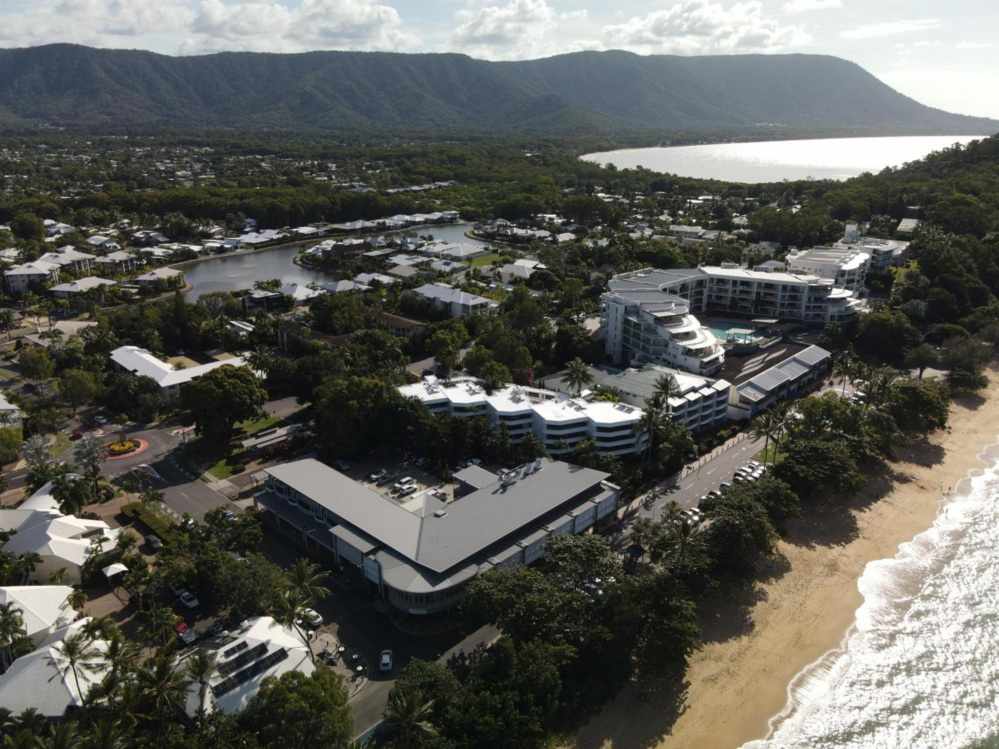 Blue Lagoon Villas Trinity Beach Exterior photo